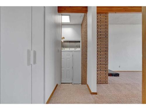 3903 Charleswood Drive Nw, Calgary, AB - Indoor Photo Showing Other Room