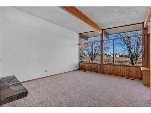 3903 Charleswood Drive Nw, Calgary, AB - Indoor Photo Showing Other Room