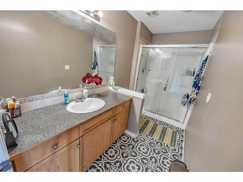 283 Coville Close Ne, Calgary, AB - Indoor Photo Showing Bathroom