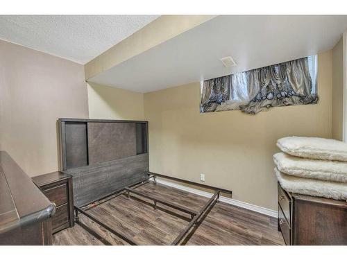 283 Coville Close Ne, Calgary, AB - Indoor Photo Showing Bathroom