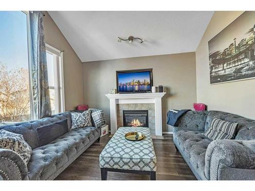 283 Coville Close Ne, Calgary, AB - Indoor Photo Showing Kitchen