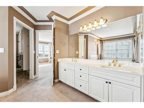 739 Hawkside Mews Nw, Calgary, AB - Indoor Photo Showing Bathroom