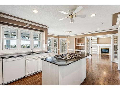 739 Hawkside Mews Nw, Calgary, AB - Indoor Photo Showing Kitchen With Upgraded Kitchen