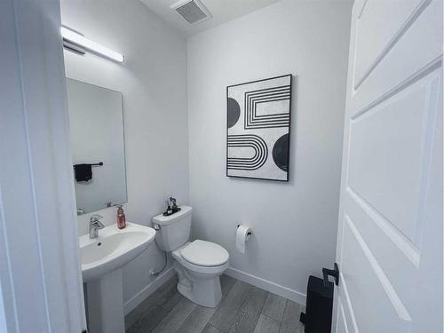 242 Chelsea Heath, Chestermere, AB - Indoor Photo Showing Bathroom