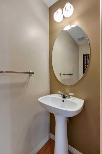 147 Prestwick Court Se, Calgary, AB - Indoor Photo Showing Bathroom