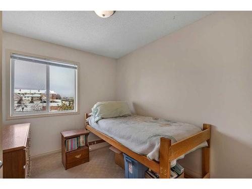 147 Prestwick Court Se, Calgary, AB - Indoor Photo Showing Bedroom