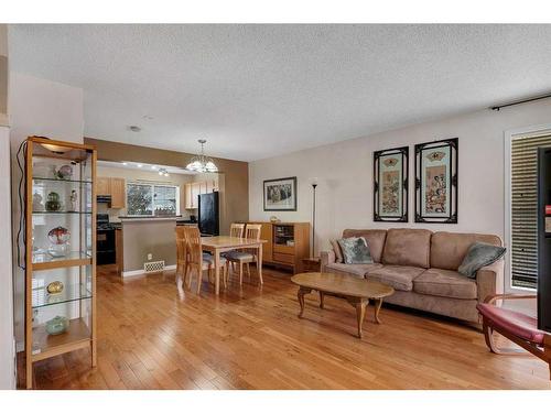 147 Prestwick Court Se, Calgary, AB - Indoor Photo Showing Living Room