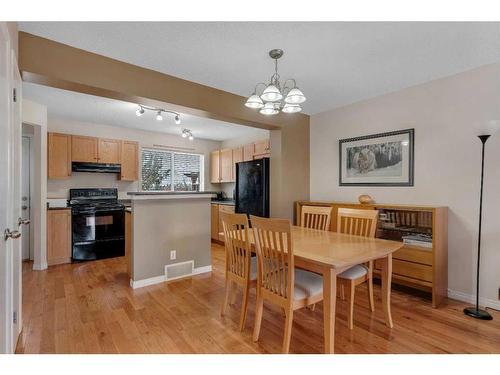 147 Prestwick Court Se, Calgary, AB - Indoor Photo Showing Dining Room