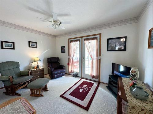 5601 Sunrise Crescent, Olds, AB - Indoor Photo Showing Living Room