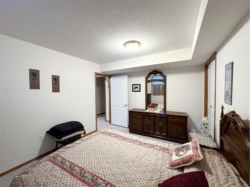 5601 Sunrise Crescent, Olds, AB - Indoor Photo Showing Bedroom