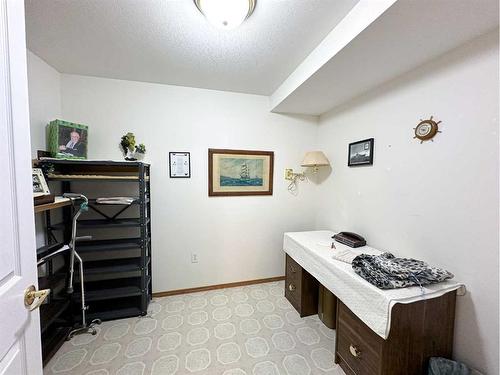 5601 Sunrise Crescent, Olds, AB - Indoor Photo Showing Other Room