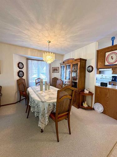 5601 Sunrise Crescent, Olds, AB - Indoor Photo Showing Dining Room