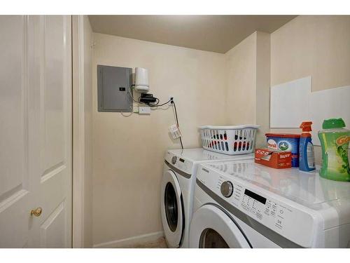 401-804 3 Avenue Sw, Calgary, AB - Indoor Photo Showing Laundry Room