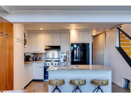 114-1800 26 Avenue Sw, Calgary, AB - Indoor Photo Showing Kitchen