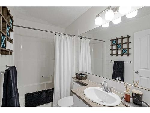 703-2001 Luxstone Boulevard Sw, Airdrie, AB - Indoor Photo Showing Bathroom