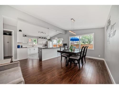 5519 Buckthorn Road Nw, Calgary, AB - Indoor