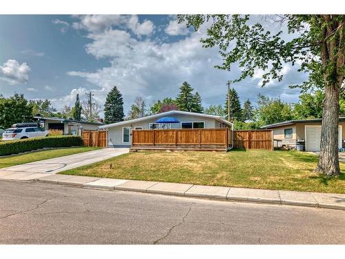 5519 Buckthorn Road Nw, Calgary, AB - Outdoor