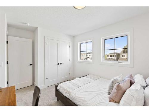 12 Belvedere Terrace Se, Calgary, AB - Indoor Photo Showing Bedroom