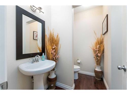 76 Mahogany Manor Se, Calgary, AB - Indoor Photo Showing Bathroom