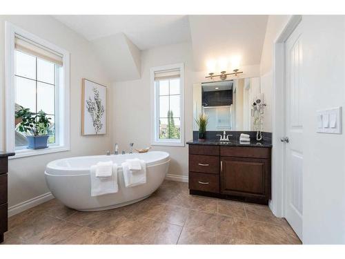 76 Mahogany Manor Se, Calgary, AB - Indoor Photo Showing Bathroom