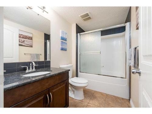 76 Mahogany Manor Se, Calgary, AB - Indoor Photo Showing Bathroom