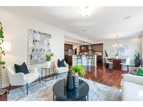 76 Mahogany Manor Se, Calgary, AB - Indoor Photo Showing Living Room