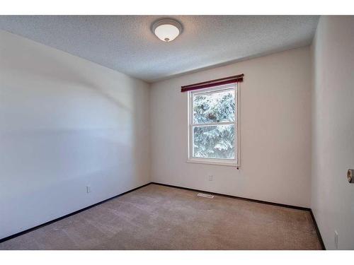 135 Pensville Road Se, Calgary, AB - Indoor Photo Showing Other Room