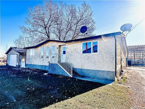 1921 21 Street, Nanton, AB - Outdoor