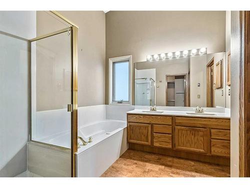 125 Shawnee Place Sw, Calgary, AB - Indoor Photo Showing Bathroom