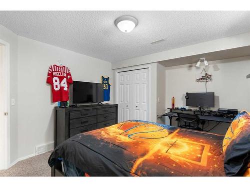 36 Tuscany Hills Close Nw, Calgary, AB - Indoor Photo Showing Bedroom