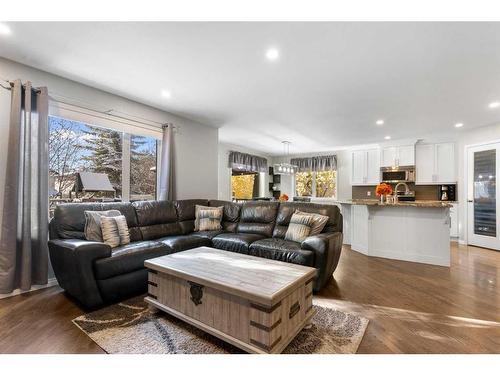 36 Tuscany Hills Close Nw, Calgary, AB - Indoor Photo Showing Living Room