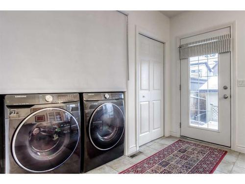 2012 43 Avenue Sw, Calgary, AB - Indoor Photo Showing Laundry Room