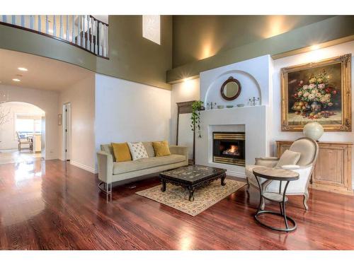 2012 43 Avenue Sw, Calgary, AB - Indoor Photo Showing Living Room With Fireplace