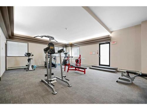 404-225 25 Avenue Sw, Calgary, AB - Indoor Photo Showing Gym Room