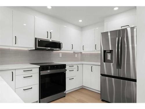 404-225 25 Avenue Sw, Calgary, AB - Indoor Photo Showing Kitchen