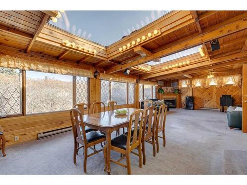 3935 Brooklyn Crescent Nw, Calgary, AB - Indoor Photo Showing Dining Room