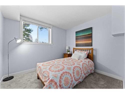 3108 39 Street Se, Calgary, AB - Indoor Photo Showing Bedroom