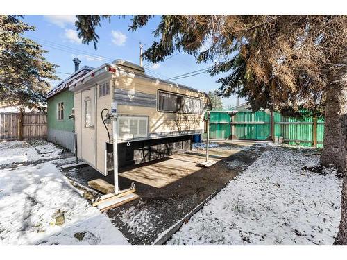 3108 39 Street Se, Calgary, AB - Outdoor