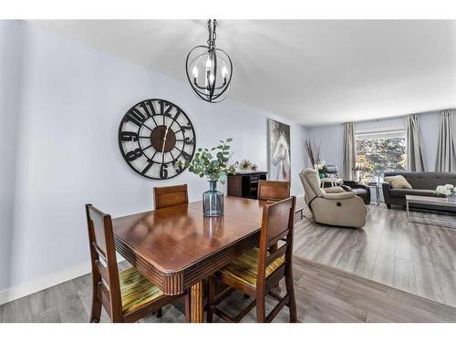 3108 39 Street Se, Calgary, AB - Indoor Photo Showing Other Room