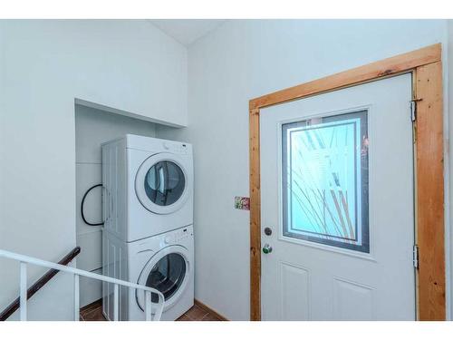 3036 Dover Crescent Se, Calgary, AB - Indoor Photo Showing Laundry Room