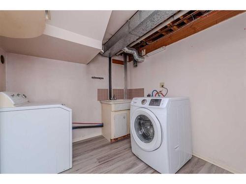 3036 Dover Crescent Se, Calgary, AB - Indoor Photo Showing Laundry Room