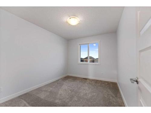 834 Bayview Terrace Sw, Airdrie, AB - Indoor Photo Showing Other Room