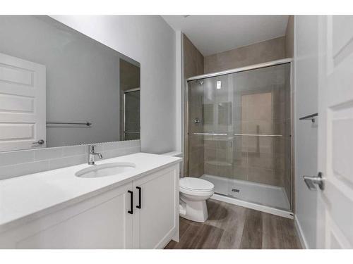 834 Bayview Terrace Sw, Airdrie, AB - Indoor Photo Showing Bathroom