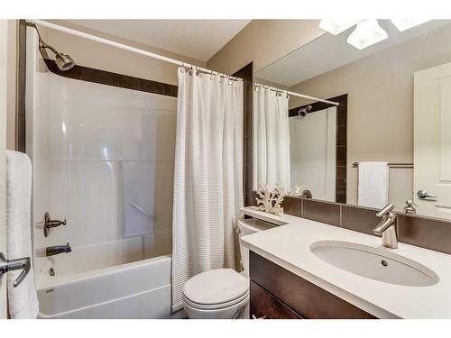 34 Aspen Hills Green Sw, Calgary, AB - Indoor Photo Showing Bathroom