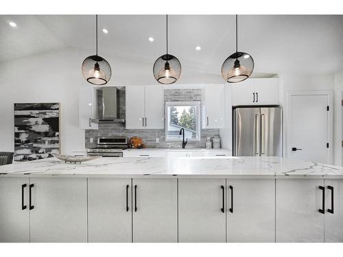 941 West Chestermere Drive, Chestermere, AB - Indoor Photo Showing Kitchen With Upgraded Kitchen