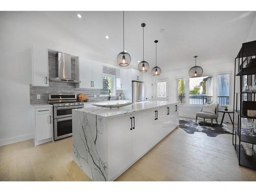 941 West Chestermere Drive, Chestermere, AB - Indoor Photo Showing Kitchen With Upgraded Kitchen