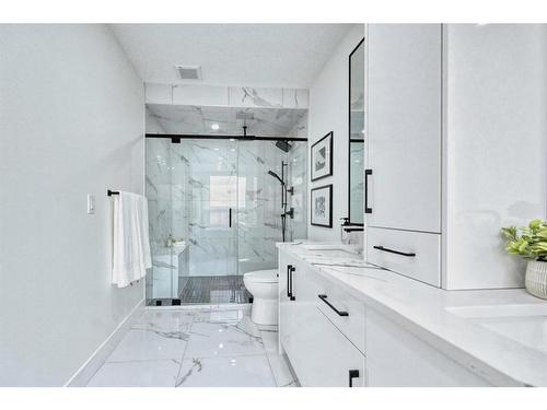 941 West Chestermere Drive, Chestermere, AB - Indoor Photo Showing Bathroom