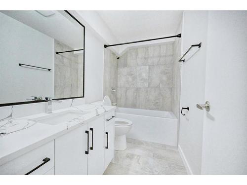 941 West Chestermere Drive, Chestermere, AB - Indoor Photo Showing Bathroom