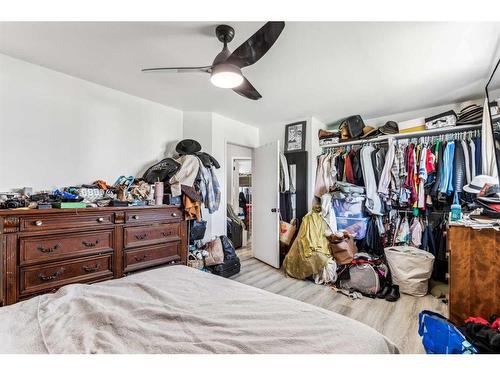 395 Millrise Drive Sw, Calgary, AB - Indoor Photo Showing Bedroom