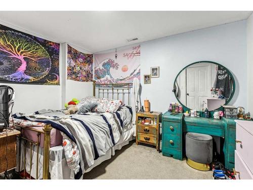 395 Millrise Drive Sw, Calgary, AB - Indoor Photo Showing Bedroom